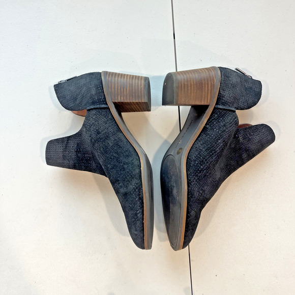 LUCKY BRAND Sz 10 M Black Suede Bootie Boot D’Orsay Back Zip Deep Side Cut 2.5" - Picture 6 of 10